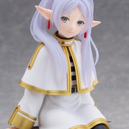 Taito - Frieren: Beyond Journey's End Desktop Cute Figure - Frieren (Trunk Case Ver.) (Release Date 11/25)