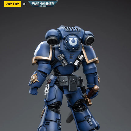 Warhammer 40K 1/18 Scale Ultramarines Primaris Lieutenant Argaranthe [Release date: 2024/07]