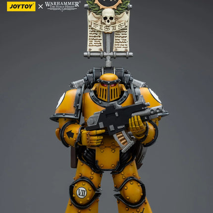 Warhammer 40K 1/18 Scale Imperial Fists Legion MKIII Tactical Squad Legionary with Legion Vexilla [Release date 2024/05]