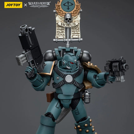 Warhammer 40K 1/18 Scale Sons of Horus MKIV Tactical Squad Legionary with Legion Vexilla [Release date: 2024/07]