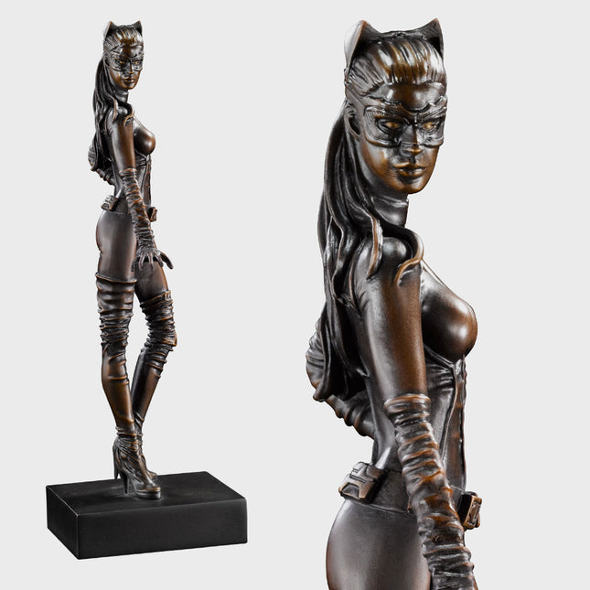 The Noble Collection - Batman: The Dark Knight Rises: Catwoman Bronze Sculpt