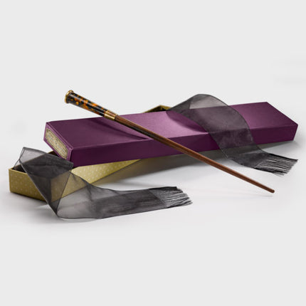 The Noble Collection - Harry Potter - Fantastic Beasts: Theseus Scamander’s Wand in Collector’s Box