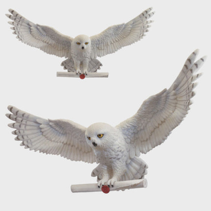 The Noble Collection - Harry Potter: Hedwig Owl Post Wall Decor