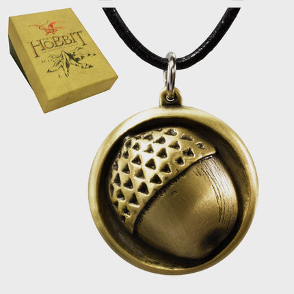 The Noble Collection - The Lord of the Rings: Bilbo Button Pendant Leather Chain