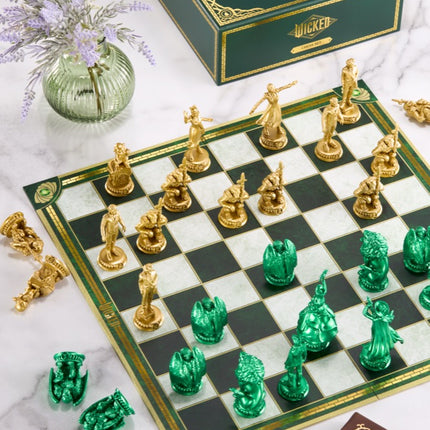 Wicked Chess Set – Shiz vs Emerald City