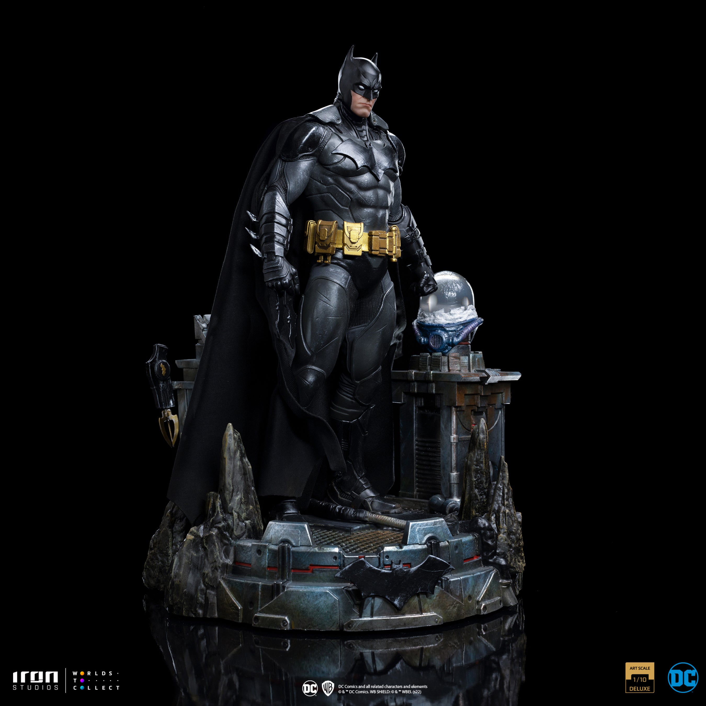 DC Comics - Batman Unleashed Deluxe 1/10 Scale Figure – Pavilion ...